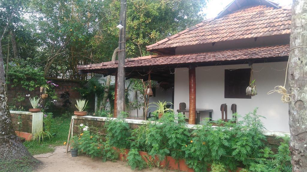 Marari Gowri Beach Villas Mararikulam Exteriör bild