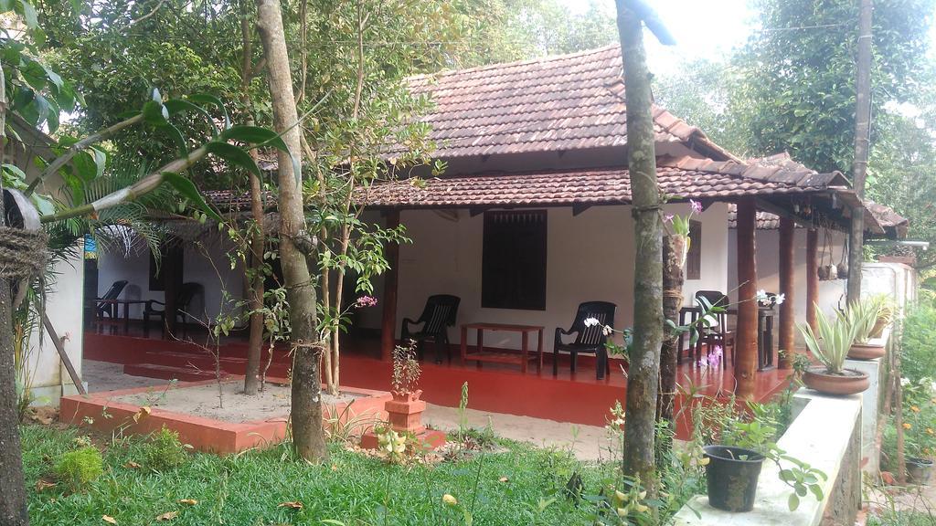 Marari Gowri Beach Villas Mararikulam Exteriör bild